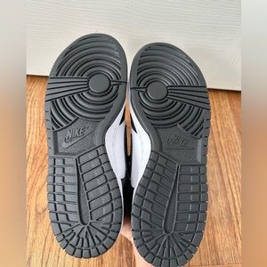 Nike Dunk low kids size 6.5Y